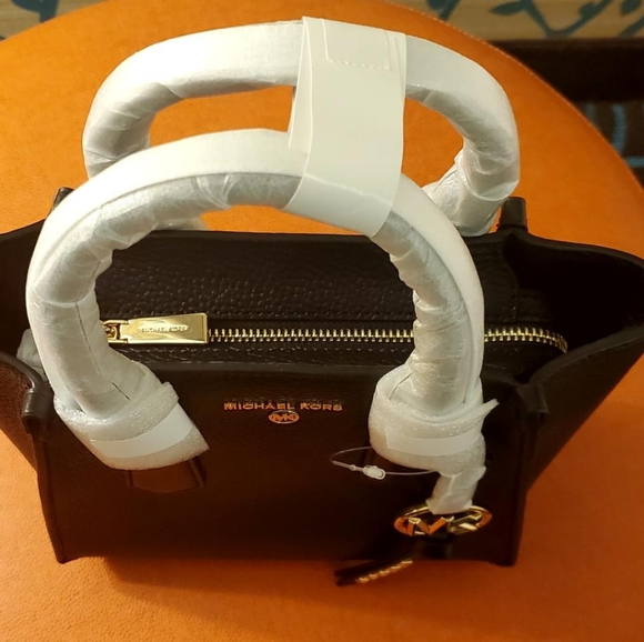 Michael Kors Kris Crossbody Leather Small Satchel BRAND NEW - Picture 3 of 9